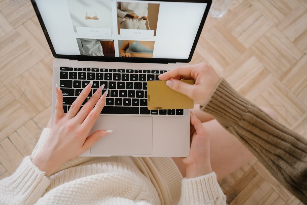 7 Critical Omnichannel Analytics Every Indian Jewellery Store Owner Must Track to Identify Most Profitable Sales Channels in 2026 - Commmerce retail management India